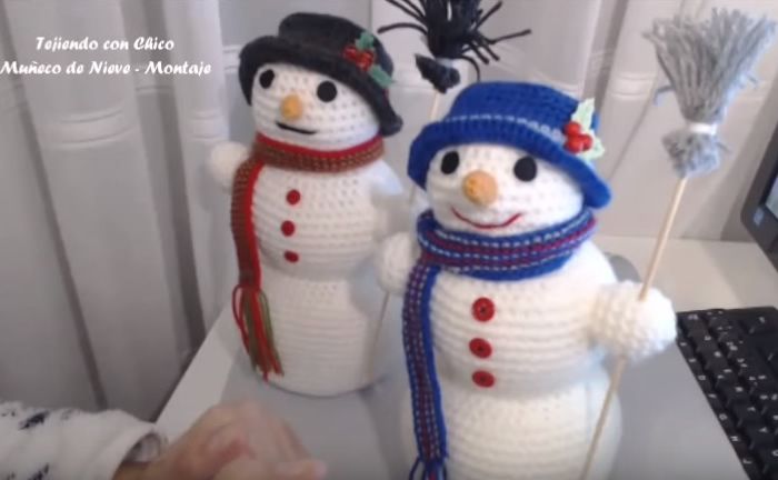 Muñecos de nieve en amigurumi