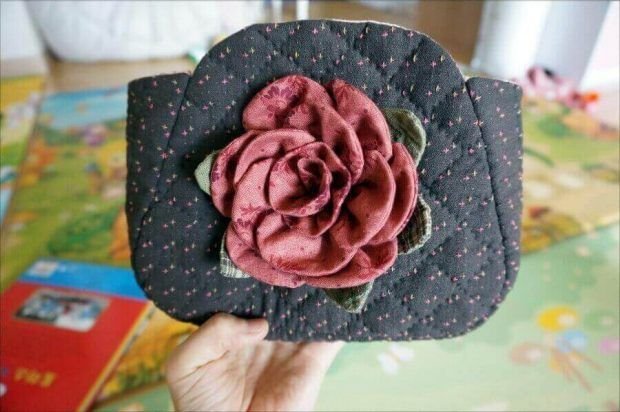 DIY bolso con rosa acolchado