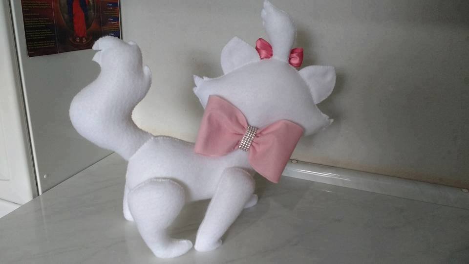 Linda gatita en fieltro