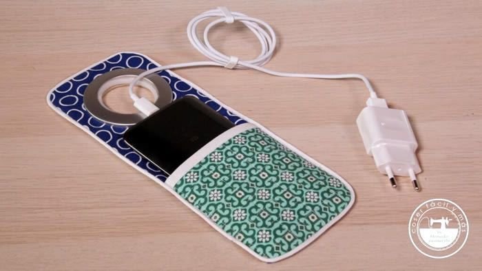 Soporte cargador para teléfono móvil 
