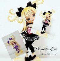 Pequeña LOVE en porcelana fría