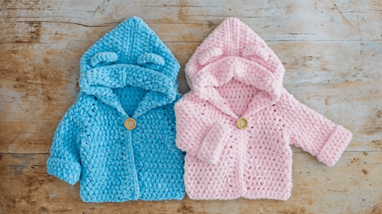 Chaqueta Jersey con capucha para bebé a crochet