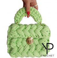 Bolso de mano tejido con trapillo Punto Puff