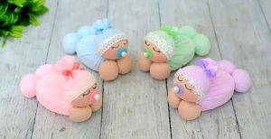 Bebés perfumados de jabón y toallas