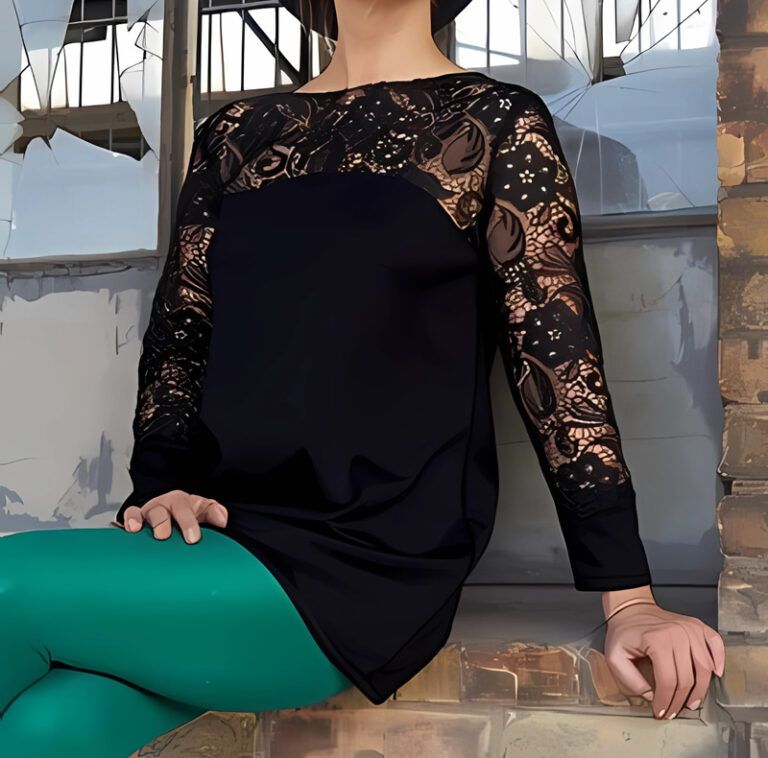 Suéter con encaje en escote y mangas