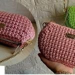 Bolso pequeño de ganchillo con hilo cordón