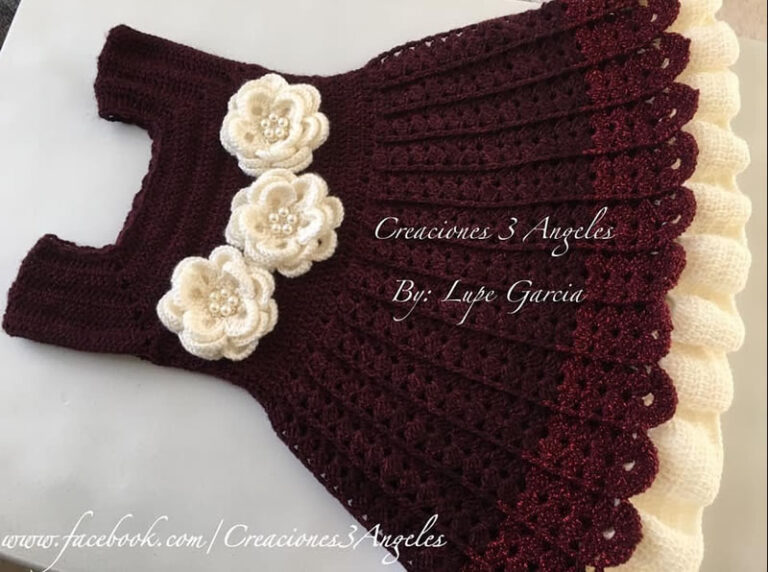 Vestido tejido a crochet para niña