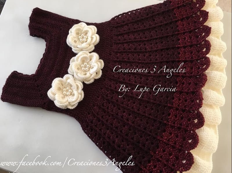 Vestido tejido a crochet para niña