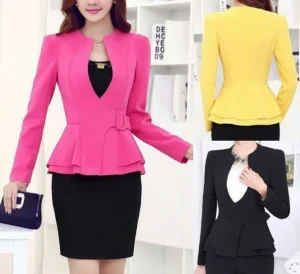 Chaqueta ajustada con hebilla