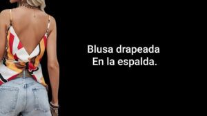 Blusa con drapeado en la espalda