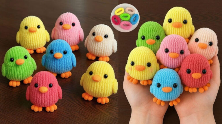 Llavero de pollito colorido